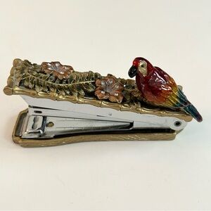 Ashleigh Manor Stapler with Decorative Parrot